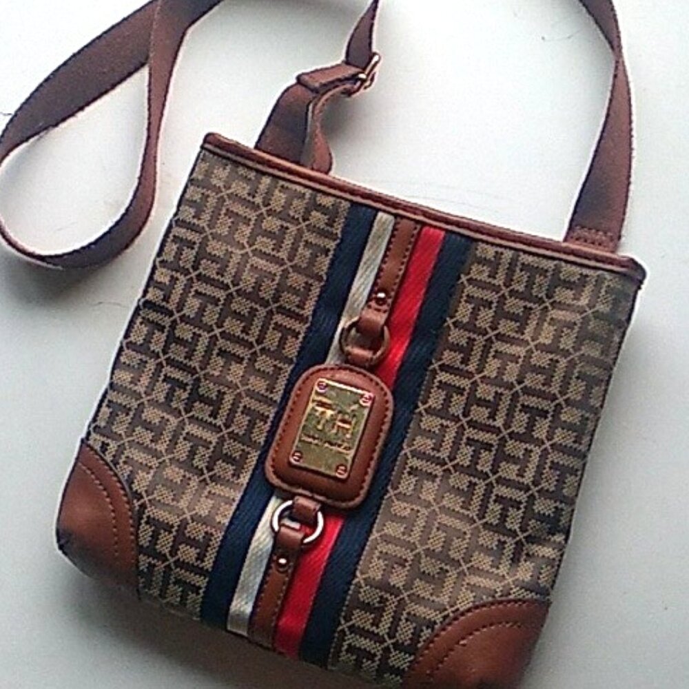 Tommy Hilfiger Black/Tan Crossbody Purse Zippered Long Strap Red Blue White